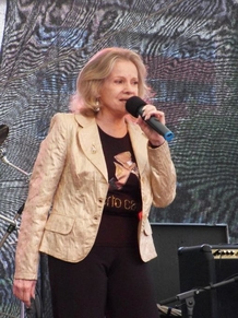 Latest: Singer Eva Pilarová died