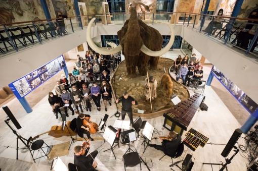 Under the Mammoth about time and timelessness with Brno Contemporary Orchestra